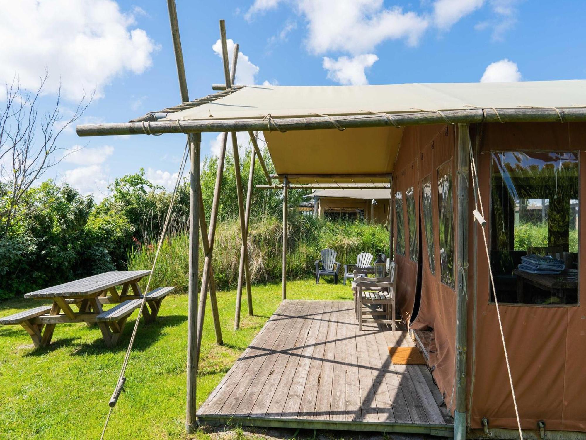 Quaint Bungalow In Callantsoog With Garden Exteriör bild