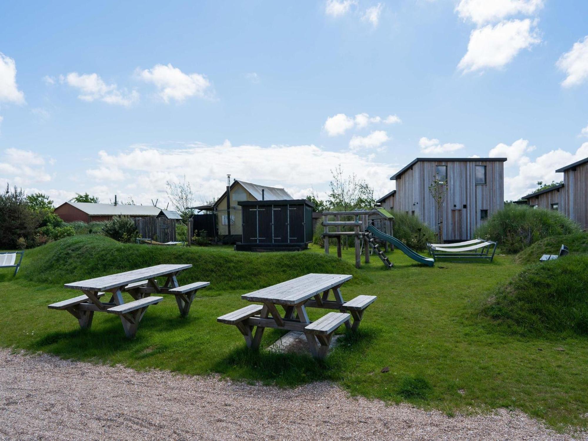 Quaint Bungalow In Callantsoog With Garden Exteriör bild