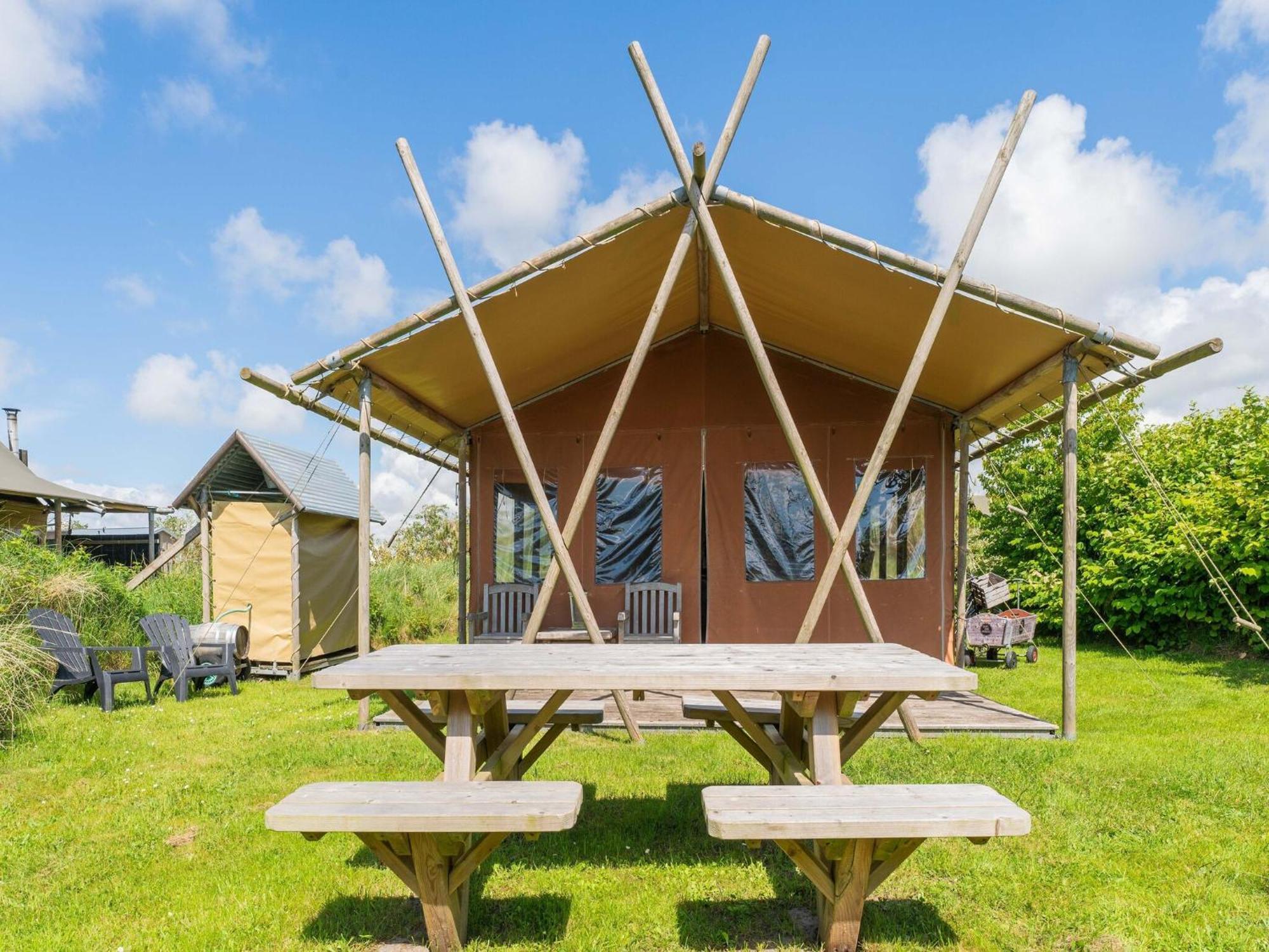 Quaint Bungalow In Callantsoog With Garden Exteriör bild