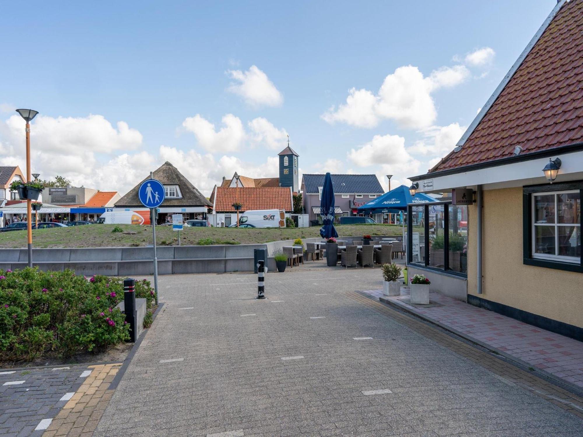 Quaint Bungalow In Callantsoog With Garden Exteriör bild