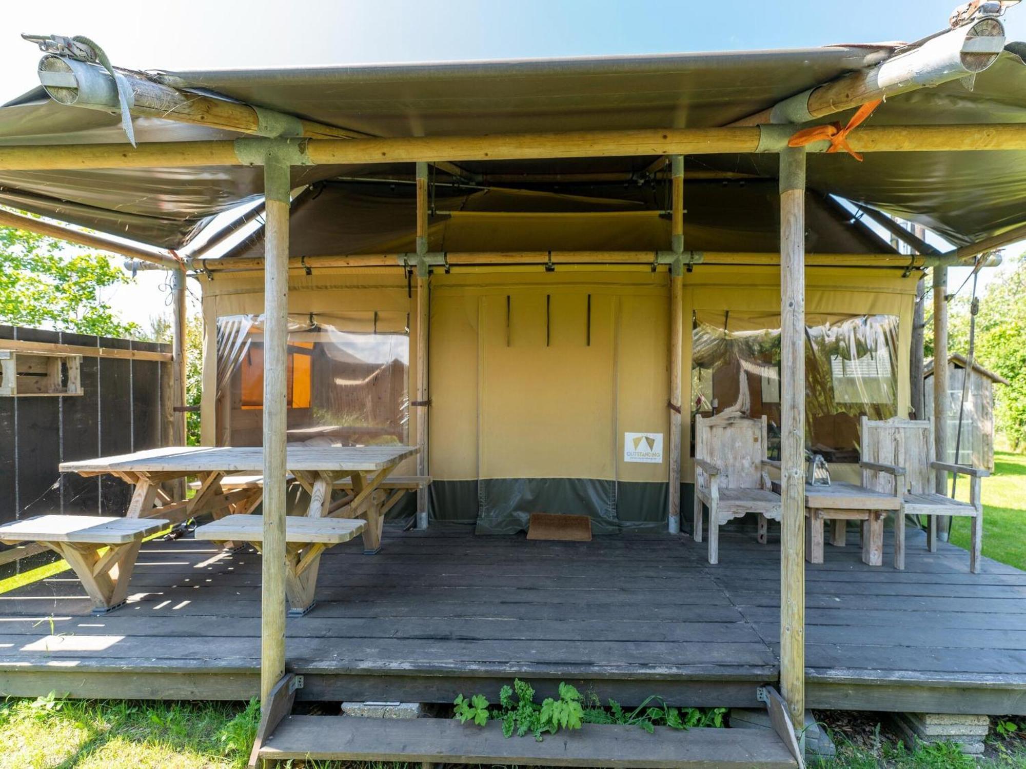 Quaint Bungalow In Callantsoog With Garden Exteriör bild