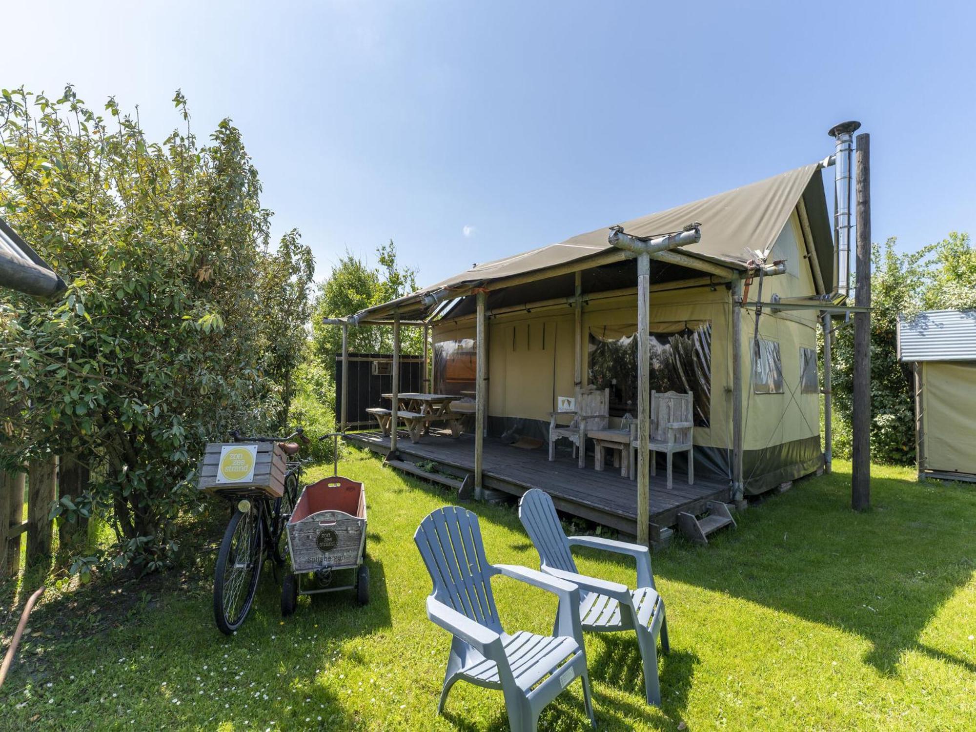 Quaint Bungalow In Callantsoog With Garden Exteriör bild