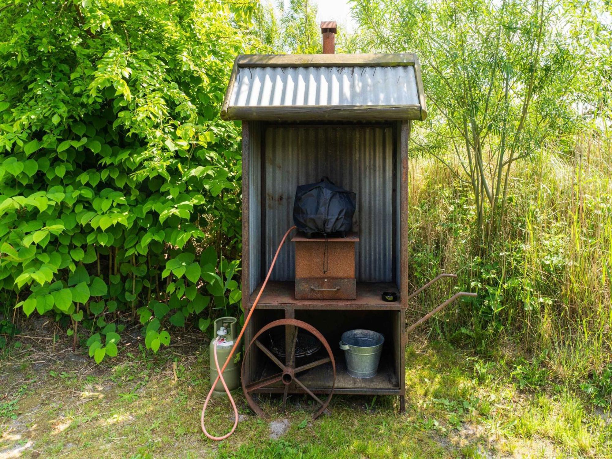 Quaint Bungalow In Callantsoog With Garden Exteriör bild