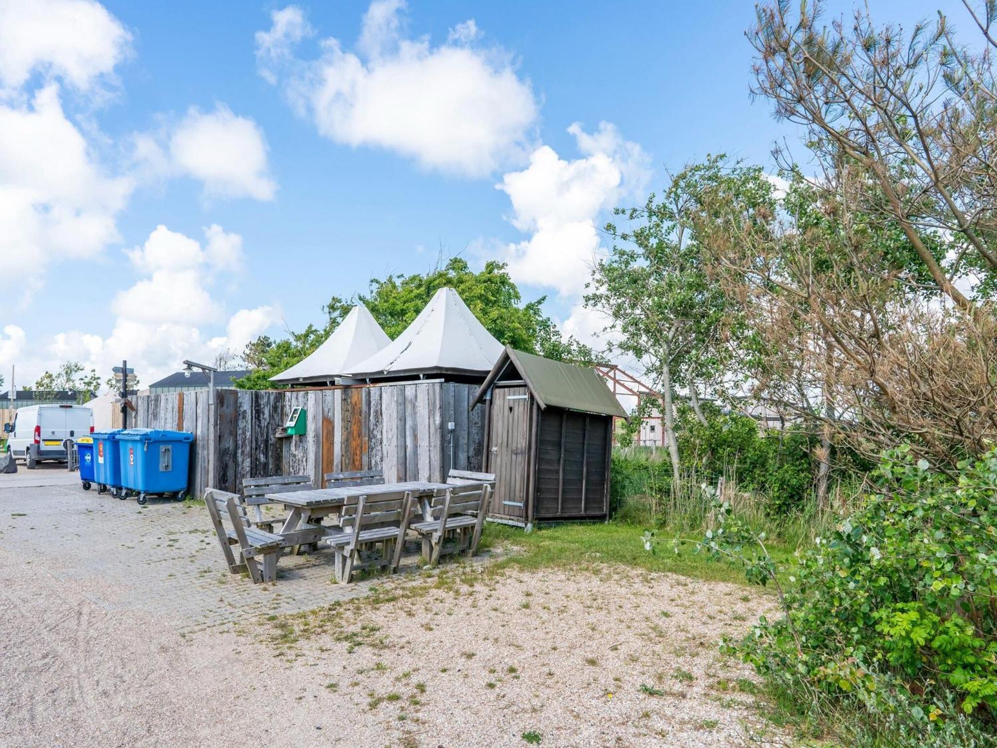 Quaint Bungalow In Callantsoog With Garden Exteriör bild