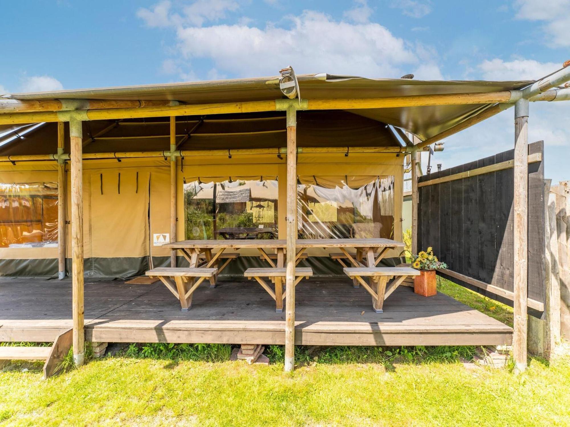 Quaint Bungalow In Callantsoog With Garden Exteriör bild